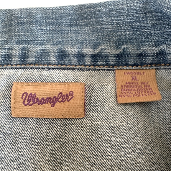 Wrangler Women’s Classic Denim Trucker Jacket - Size XL_Good Shape - Picture 7 of 12